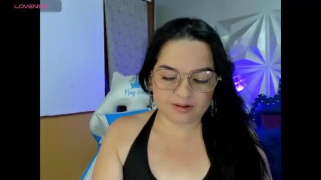 Image 8 of naughty_milfxx Stream on Chaturbate on 18 months ago