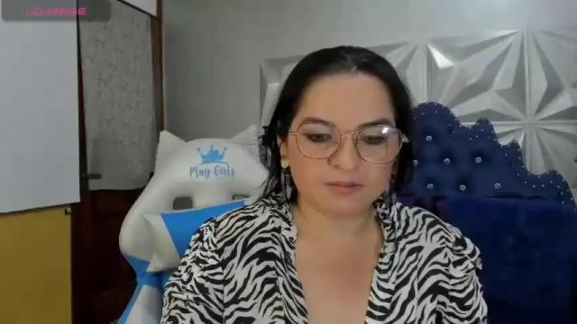 Image 12 of naughty_milfxx Stream on Chaturbate on 18 months ago