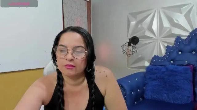 Image 12 of naughty_milfxx Stream on Chaturbate on 18 months ago