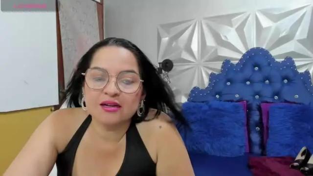 Image 3 of naughty_milfxx Stream on Chaturbate on 18 months ago