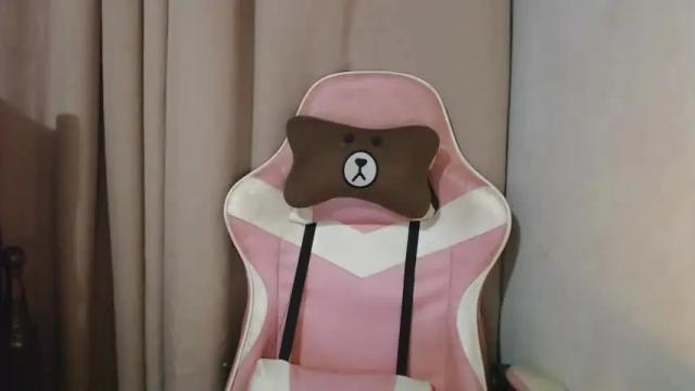 Image 6 of naughty_trexie17 Stream on Chaturbate on 16 months ago
