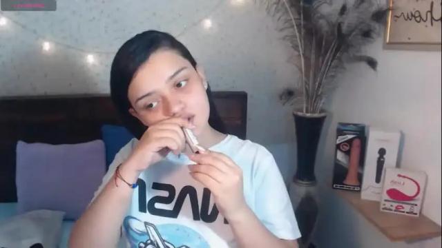 Image 2 of naughtybunny22_ Stream on Chaturbate on 1 month ago