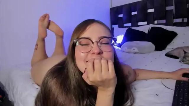 Image 2 of naughtycurvybbx Stream on Chaturbate on 2 months ago