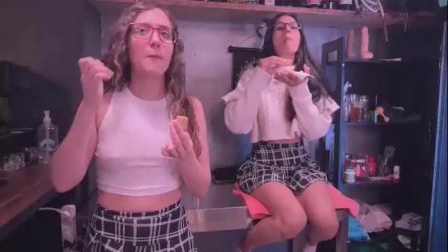 Image 12 of naughtyluxe Stream on Chaturbate on 29 days ago