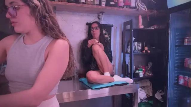 Image 11 of naughtyluxe Stream on Chaturbate on 28 days ago