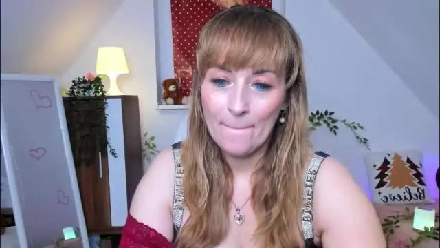 Image 4 of naughtymilane Stream on Chaturbate on 1 month ago