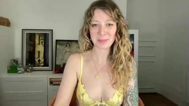 Image 12 of naughtynatalieb Stream on Chaturbate on 13 months ago