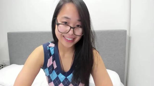 Image 12 of naughtynerdygirl Stream on Chaturbate on 16 months ago