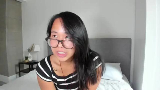 Image 7 of naughtynerdygirl Stream on Chaturbate on 14 months ago
