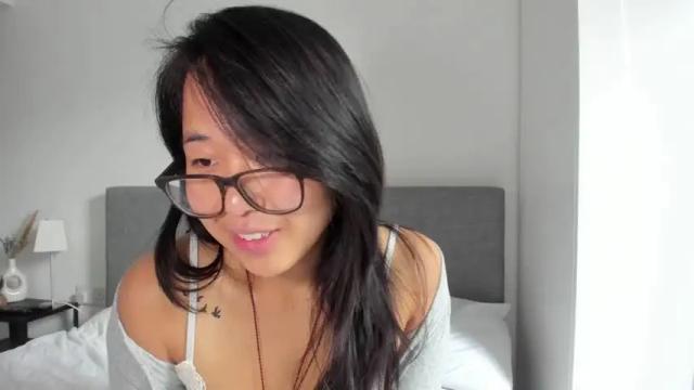 Image 10 of naughtynerdygirl Stream on Chaturbate on 14 months ago