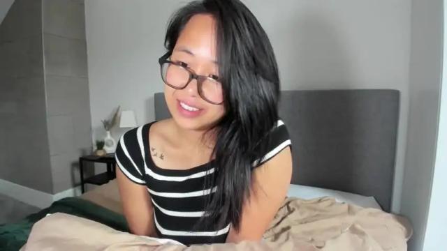 Image 3 of naughtynerdygirl Stream on Chaturbate on 14 months ago