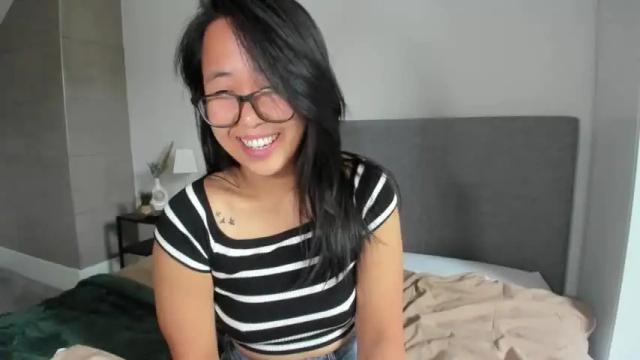 Image 6 of naughtynerdygirl Stream on Chaturbate on 14 months ago