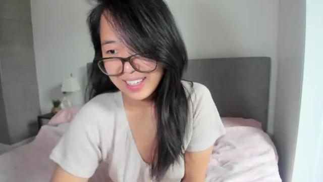 Image 3 of naughtynerdygirl Stream on Chaturbate on 12 months ago