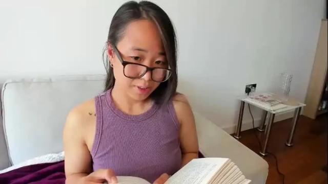 Image 4 of naughtynerdygirl Stream on Chaturbate on 2 days ago