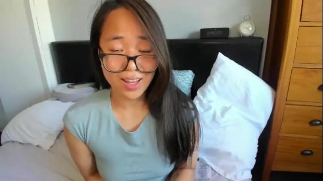 Image 2 of naughtynerdygirl Stream on Chaturbate on 3 months ago