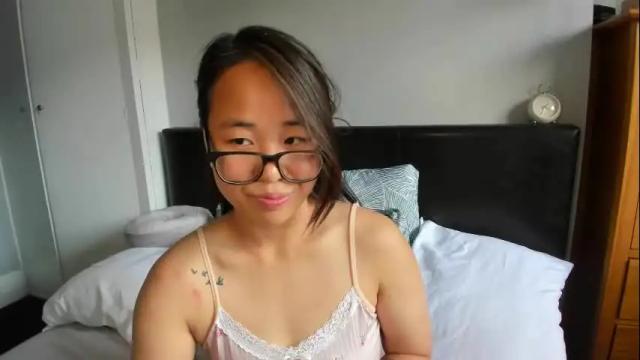Image 2 of naughtynerdygirl Stream on Chaturbate on 3 months ago