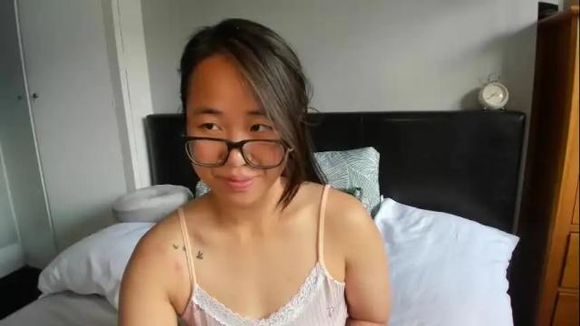 Image 3 of naughtynerdygirl Stream on Chaturbate on 3 months ago