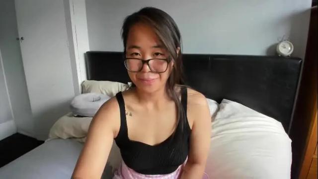 Image 6 of naughtynerdygirl Stream on Chaturbate on 3 months ago