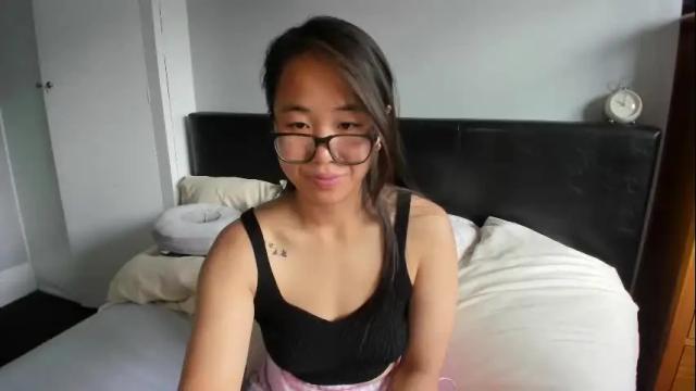 Image 7 of naughtynerdygirl Stream on Chaturbate on 3 months ago