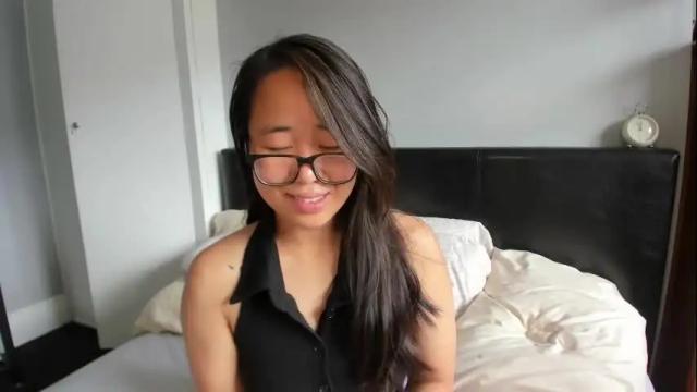 Image 4 of naughtynerdygirl Stream on Chaturbate on 3 months ago