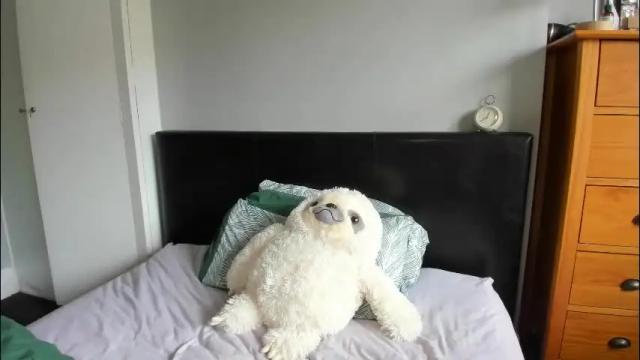 Image 2 of naughtynerdygirl Stream on Chaturbate on 2 months ago