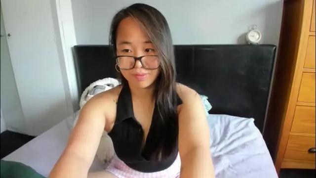 Image 4 of naughtynerdygirl Stream on Chaturbate on 2 months ago