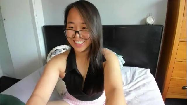 Image 6 of naughtynerdygirl Stream on Chaturbate on 2 months ago