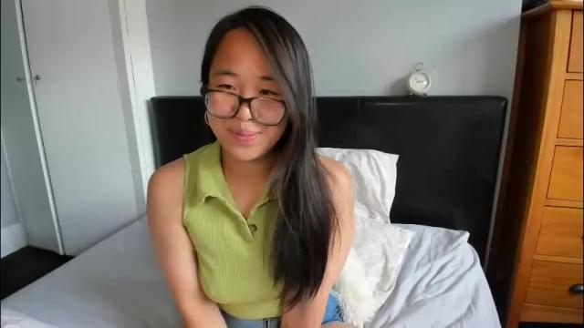 Image 4 of naughtynerdygirl Stream on Chaturbate on 1 month ago