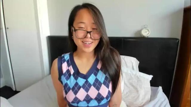 Image 6 of naughtynerdygirl Stream on Chaturbate on 1 month ago