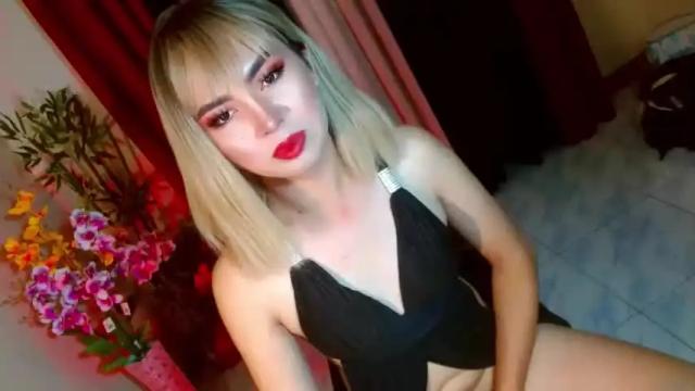 Image 11 of naughtynicay Stream on Chaturbate on 19 months ago