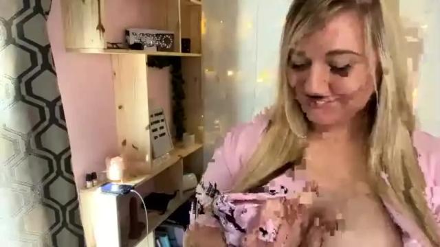 Image 3 of naughtynicole98 Stream on Chaturbate on 14 months ago
