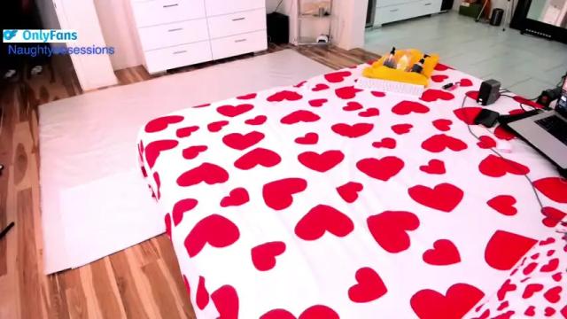 Image 4 of naughtyobsessions Stream on Chaturbate on 1 month ago