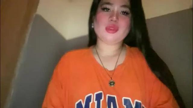 Image 2 of naughtyrosecum Stream on Chaturbate on 1 month ago