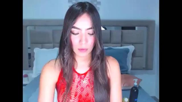 Image 3 of naughtysweet18 Stream on Chaturbate on 17 months ago