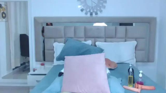 Image 12 of naughtysweet18 Stream on Chaturbate on 16 months ago