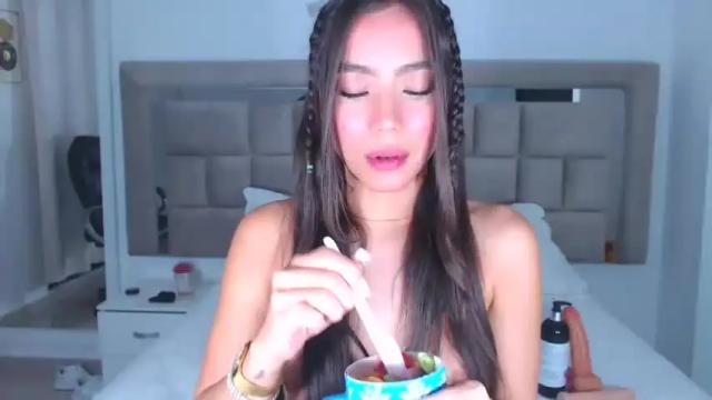 Image 8 of naughtysweet18 Stream on Chaturbate on 16 months ago