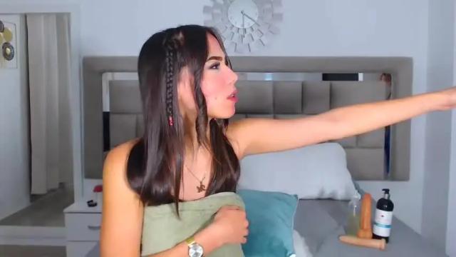 Image 2 of naughtysweet18 Stream on Chaturbate on 19 months ago