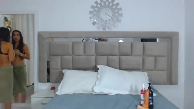 Image 10 of naughtysweet18 Stream on Chaturbate on 14 months ago
