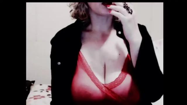 Image 10 of naughtyymilfy Stream on Chaturbate on 16 months ago