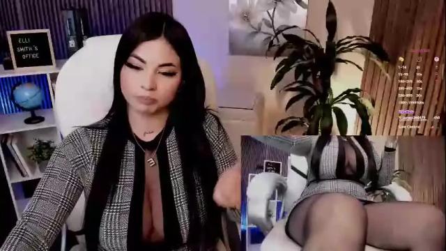 Image 8 of naugthyelli Stream on Chaturbate on 1 month ago