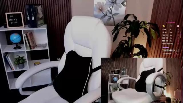 Image 6 of naugthyelli Stream on Chaturbate on 1 month ago