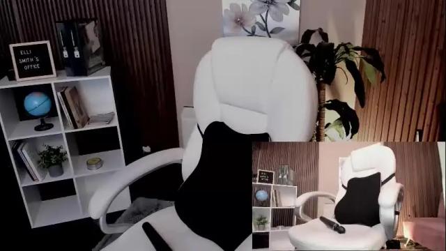 Image 8 of naugthyelli Stream on Chaturbate on 1 month ago