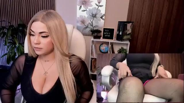 Image 3 of naugthyelli Stream on Chaturbate on 1 month ago
