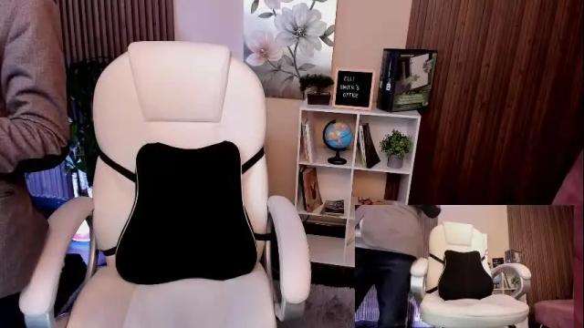 Image 11 of naugthyelli Stream on Chaturbate on 1 month ago