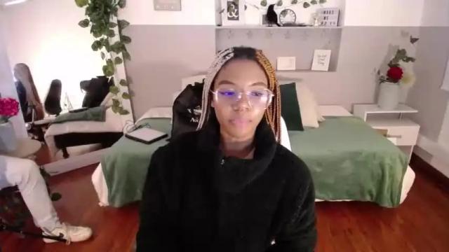 Image 2 of naveen_tiana Stream on Chaturbate on 15 months ago
