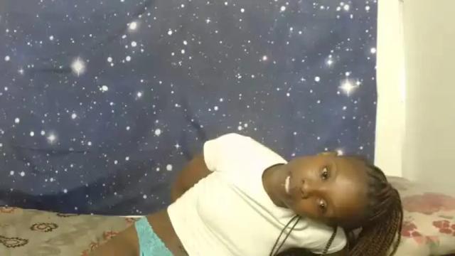 Image 3 of nawtyylarissa69 Stream on Chaturbate on 23 days ago