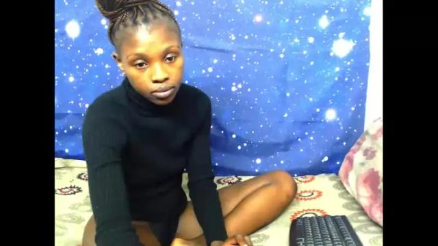 Image 4 of nawtyylarissa69 Stream on Chaturbate on 18 days ago