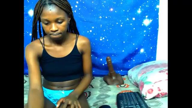 Image 7 of nawtyylarissa69 Stream on Chaturbate on 2 days ago