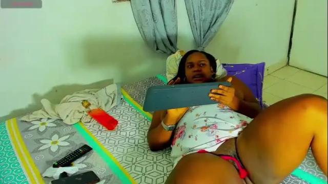 Image 3 of nayah_nassaumi Stream on Chaturbate on 2 months ago