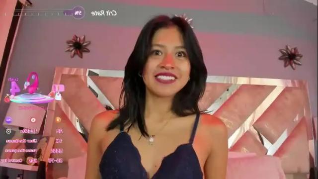 Image 4 of nayara_macherano Stream on Chaturbate on 24 days ago